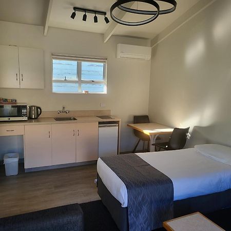Ferrylink Motel Пиктън Екстериор снимка
