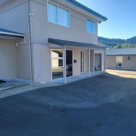 Ferrylink Motel Пиктън Екстериор снимка