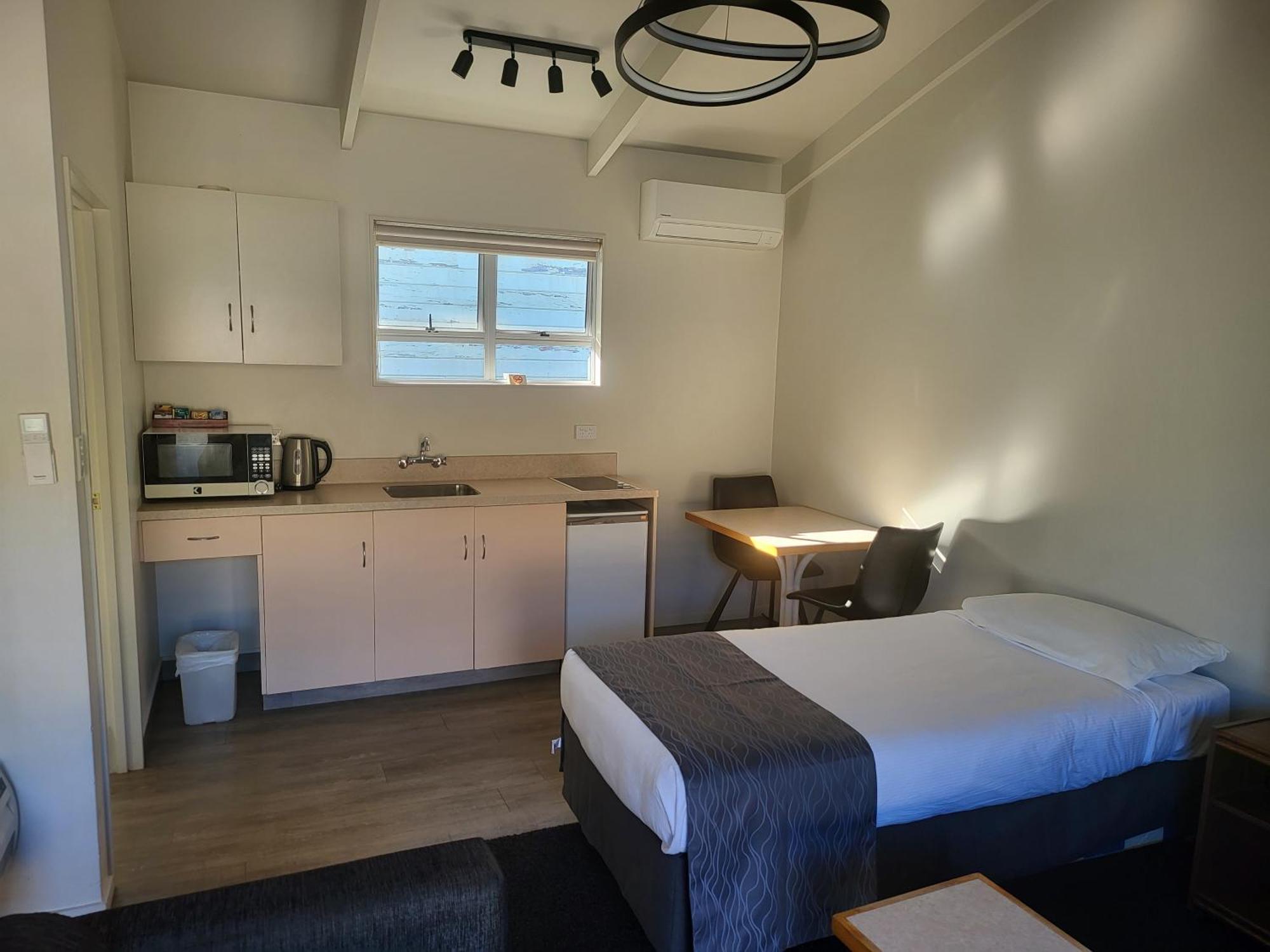 Ferrylink Motel Пиктън Екстериор снимка