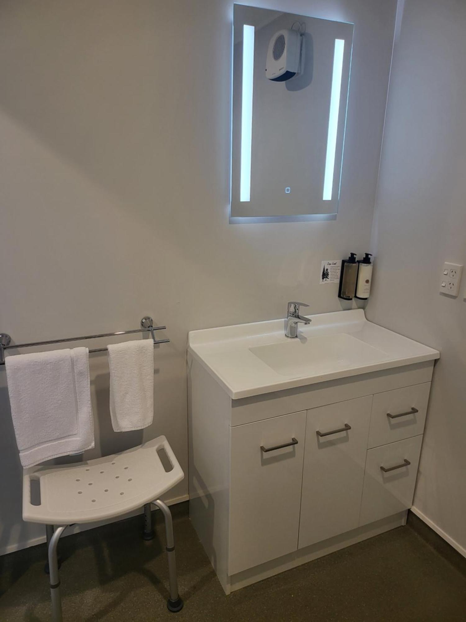 Ferrylink Motel Пиктън Екстериор снимка