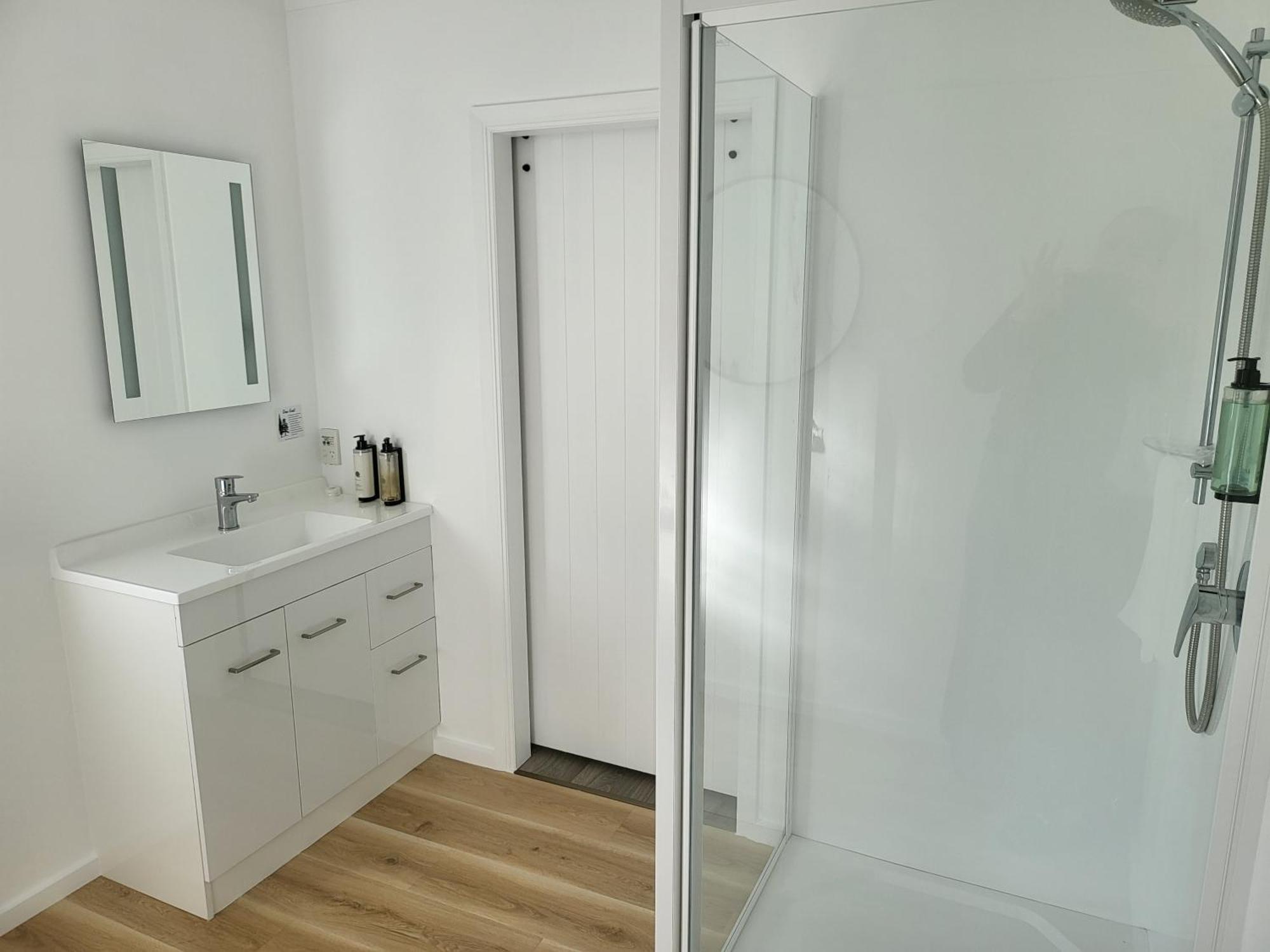 Ferrylink Motel Пиктън Екстериор снимка